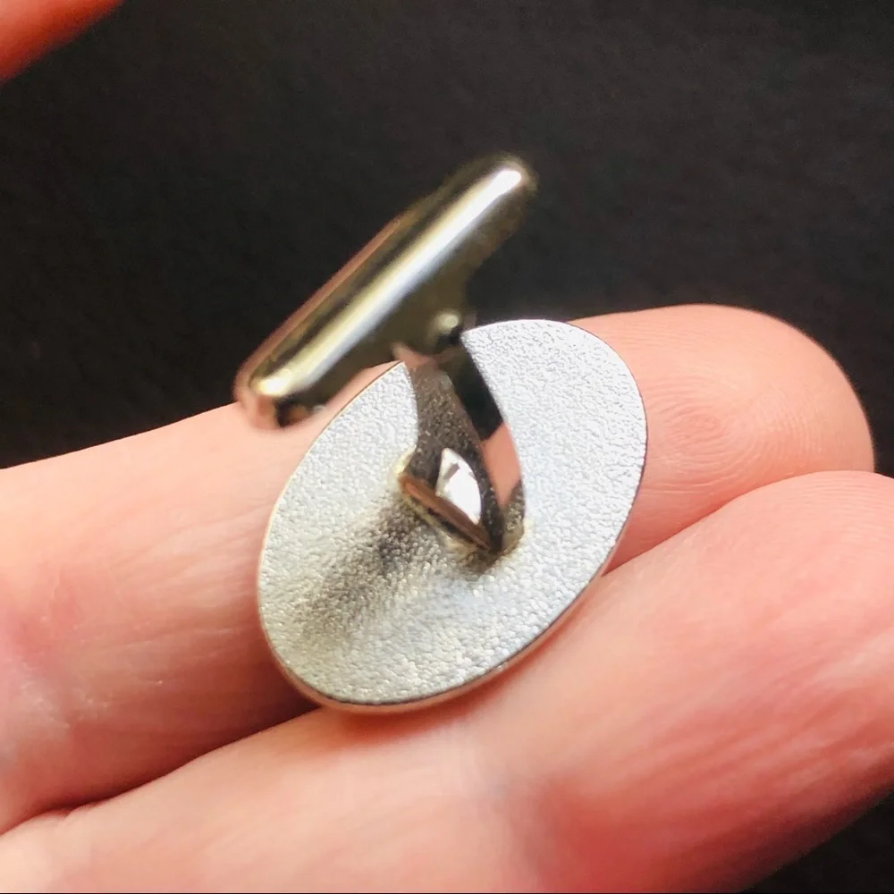 Vintage men’s oval light brushed silver tilted style cuff links